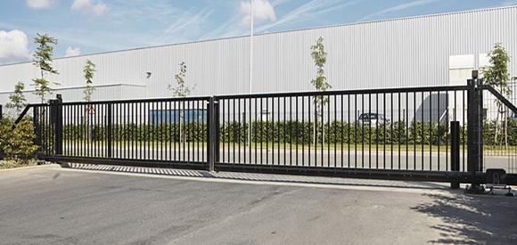 Robusta-cantilever-gate
